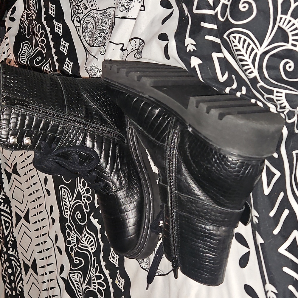 Crown Vintage Black Reptile Combat Boots 7 - Picture 8 of 11